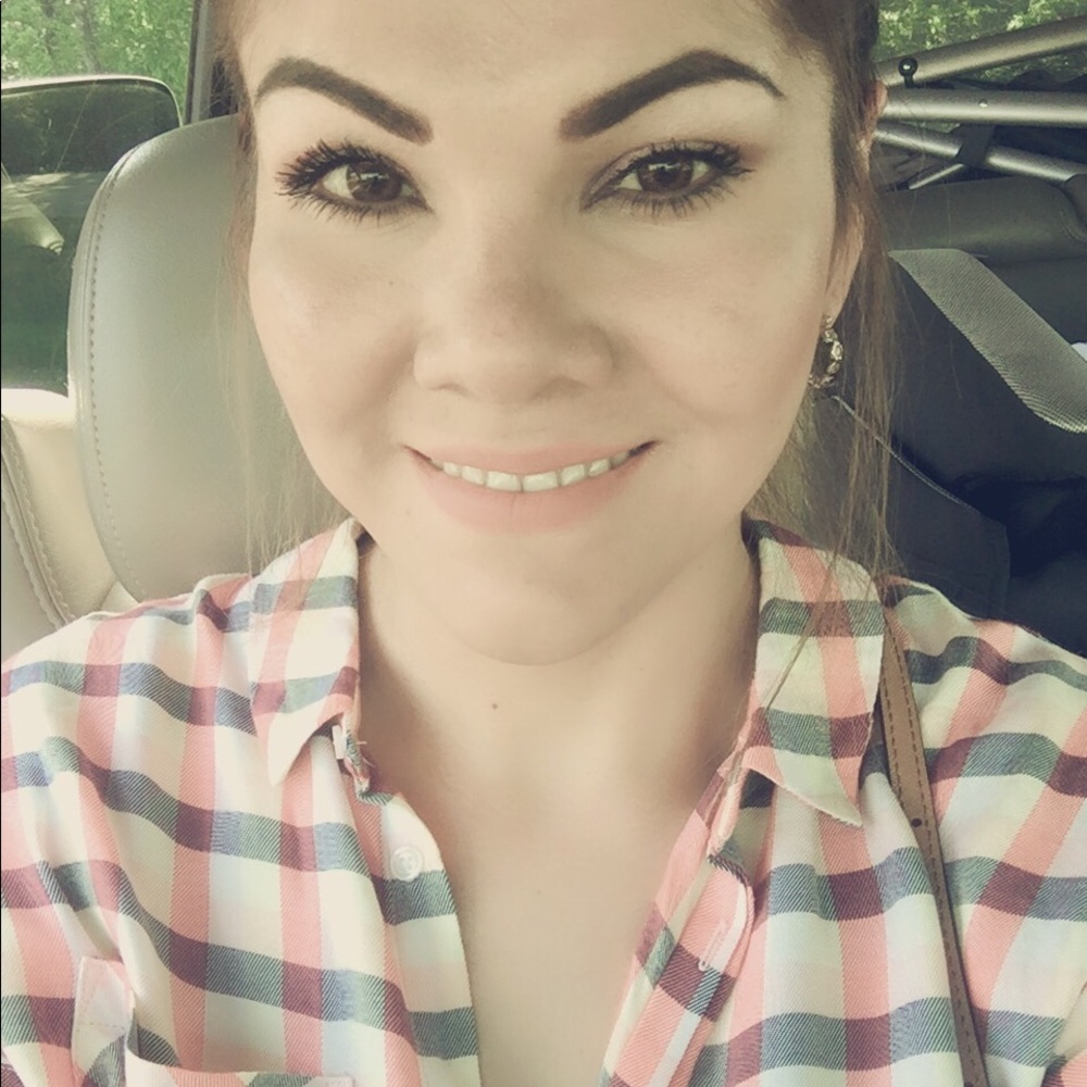 Meet your Posher, Mayra